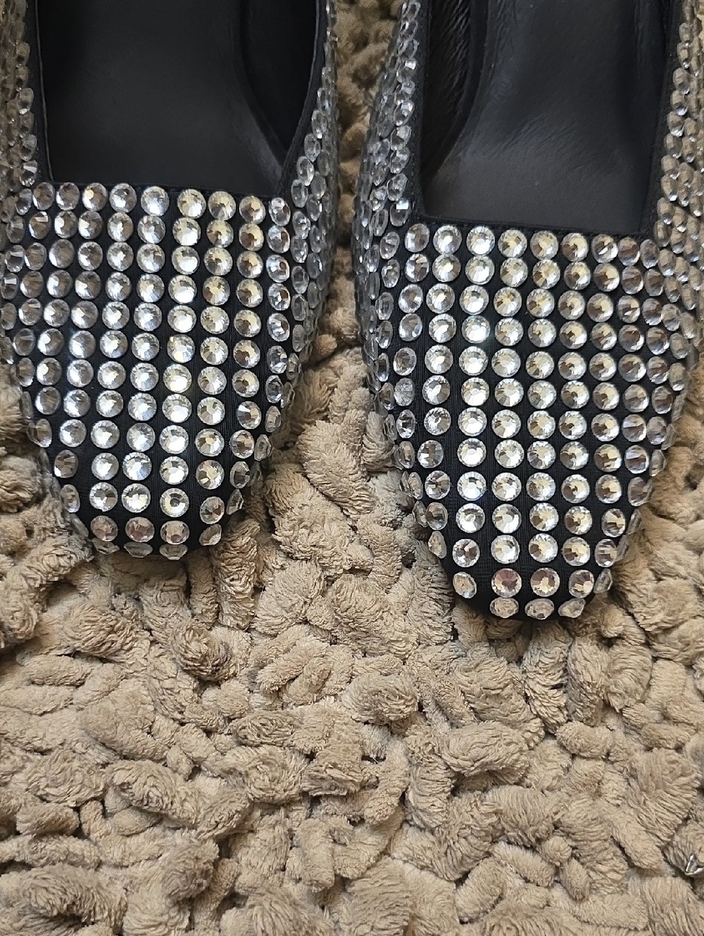 New 42 GOLD Women's Size 9.5 Black Crystal-Studded Slip-On Mules - Picture 2 of 7